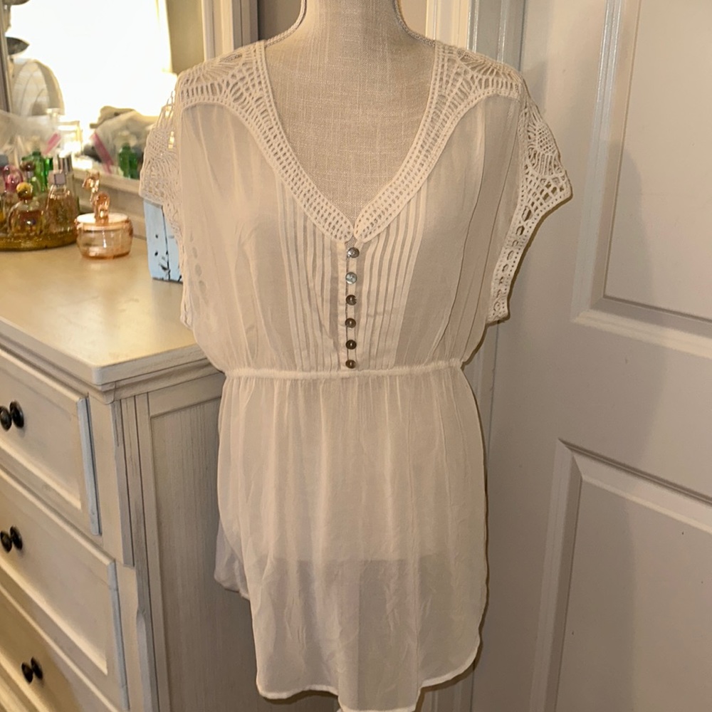 Daniel Rainn Maternity Size L ivory sheet blouse NWT